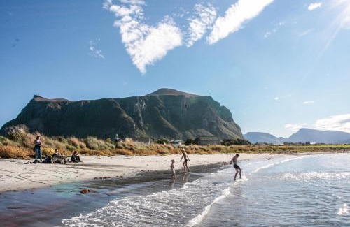 Hustad Apartment | Myrbø Gård Summer Apartment For Rent, Close To The Atlantic Ocean Road