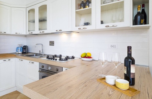 Murta Maria Apartment | Myrsine 7D - design flat, garden facing the bay