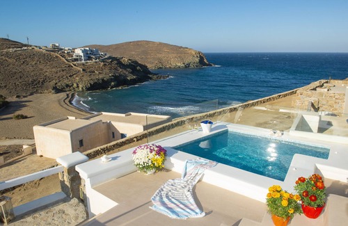 Xilokeratidi Villa | Myrsini's Luxury Suites