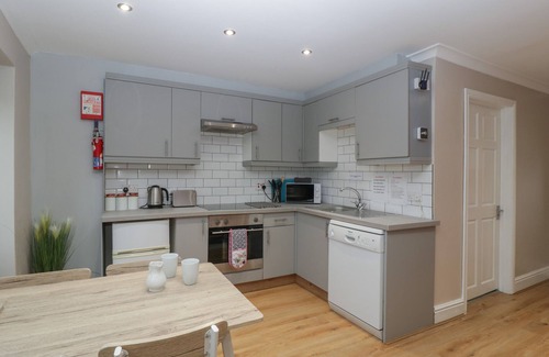 Nantgarw Cottage | Myrtle Cottage