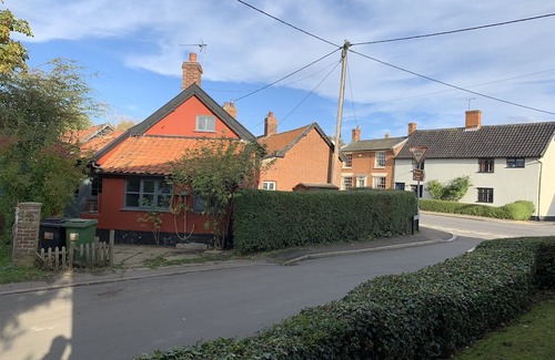 Dickleburgh Hotel | Myrtle Cottage