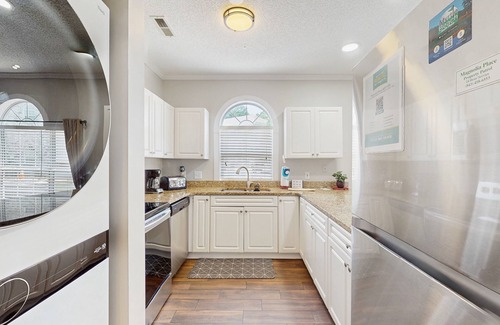Central Myrtle Beach Condo | Myrtlewood Villas condo with hot tub, pools, lazy river & private balcony