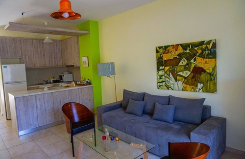 Dhrakata Apartment | Myrtos Cottages Melpomene