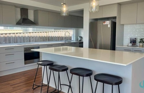 Catherine Hill Bay House | Mysig by the Bay - Modern home short walk to beach