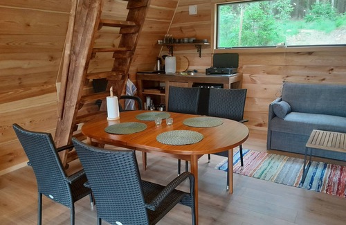 Perstorp Cabin | Mysig och Rofylld Stuga vid sjö