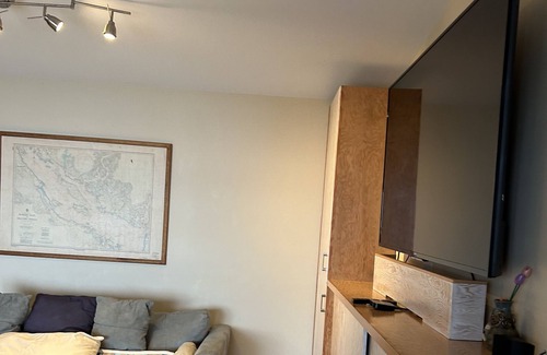 Powell River House | Mystery Reef Beach House a spacious serene waterfront retreat on the Salish Sea.