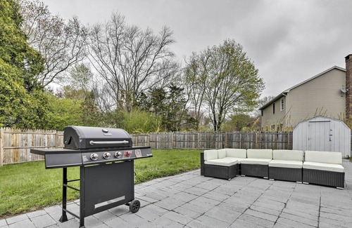 West Mystic House | Mystic House w/ Fenced Yard < 2 Mi to Dtwn!