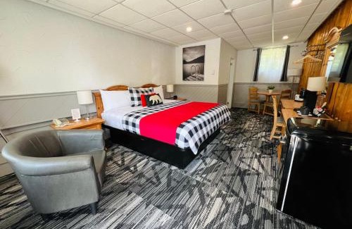 Algoma District Hotel | Mystic Isle Motel