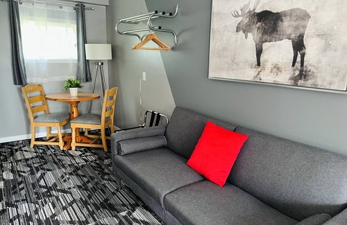Algoma District Hotel | Mystic Isle Motel