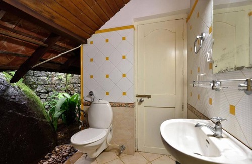 Elappara Hotel | Mystic Mayapott Thekkady