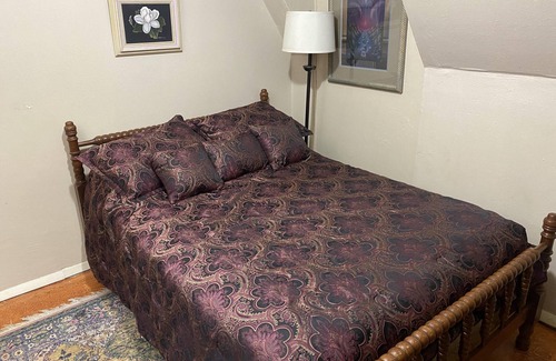 Baca Grande Bed & Breakfast | Mystic Mountain Retreat House, Shekina 5 rooms 8 beds