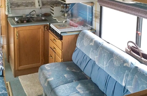 Livingston House | Mystic Mountain RV. 3 Nite min & is a Sationery Rental (NO driving).