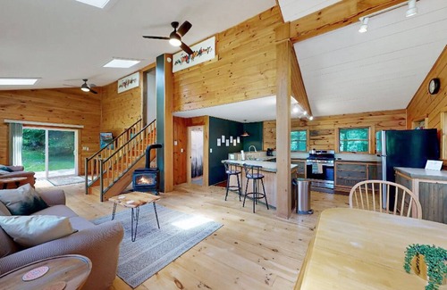 Greenville House | Mystic Nights (Direct ITS Trail Access with Private Water Frontage)