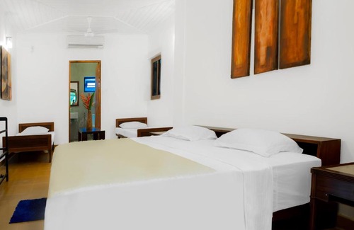 Panadura Bed & Breakfast | Mystic Riverfront Bungalow