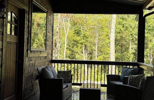 Dandridge Cabin | Mystic Woods!n