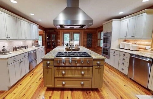 Hillsborough Cabin | Mystical Retreat 10+Acres Close to Hillsborough,Chapel Hill & Durham