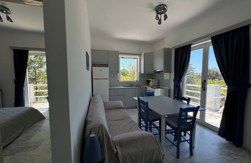 Kalloni Apartment | 'Mytilini House': A Charming 2-bedroom apartment, in Lesbos island with WiFi