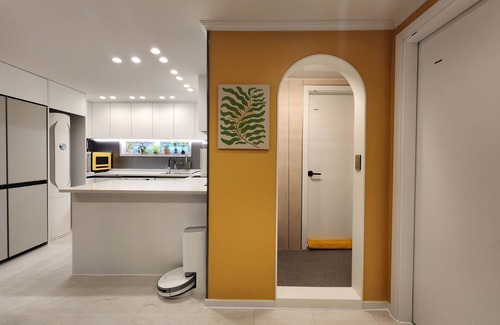 Cheongdam Villa | N.4 K-POP stay, Apgujeong Rodeo station, COEX, Resting after plastic surgery