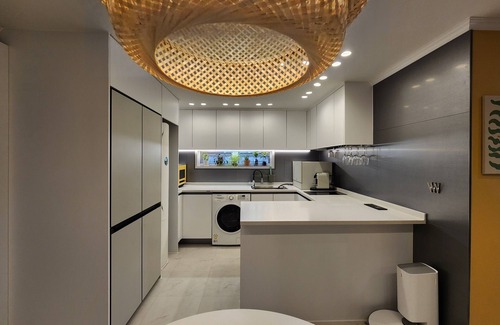 Cheongdam Villa | N.4 K-POP stay, Apgujeong Rodeo station, COEX, Resting after plastic surgery