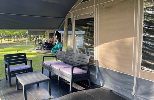 Mol Cabin | n/a