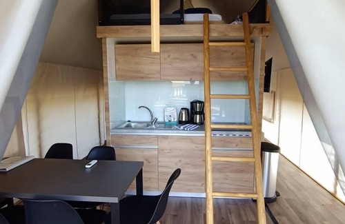 Houthem Cabin | n/a