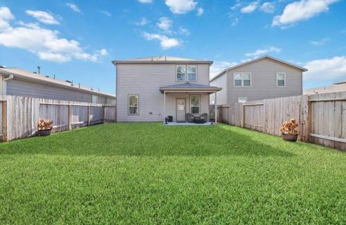 Houston House | N-E-G House - near DAVID WAYNE HOOKS Airport