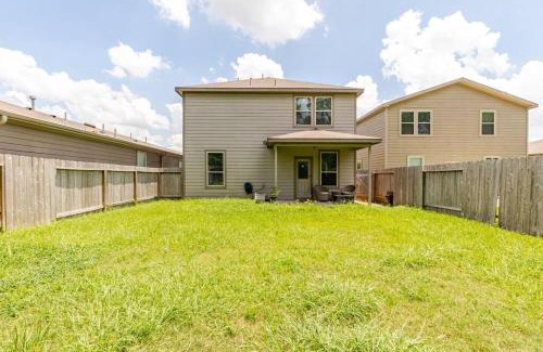 Houston House | N-E-G House - near DAVID WAYNE HOOKS Airport