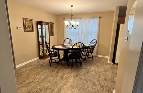 Ashtabula House | N E W Cozy 2 Bedroom Hermitage in Historic Ashtabula Harbor
