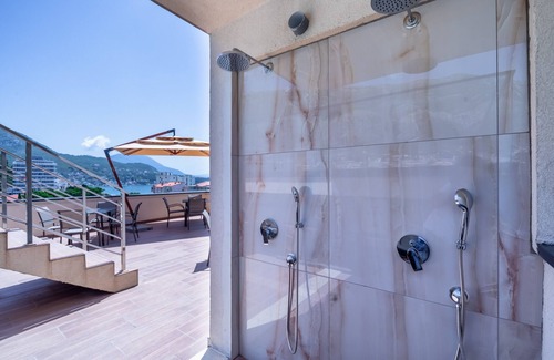 Sutomore Hotel | N Hotel