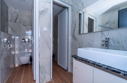 Sutomore Hotel | N Hotel