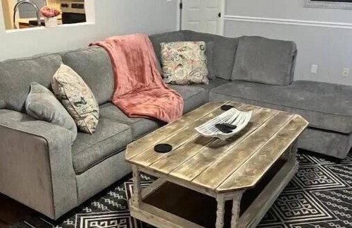 Powell House | N. Knoxville Long Term Quiet Corp Rental