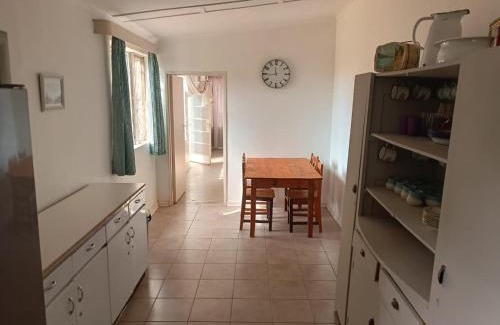 Kai !Garib House | 'n Ou Huis in Keimoes
