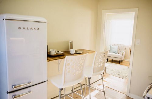 City Centre House | n"Sunlit Serenity Awaits at Sunflower Cottage: Your Perfect Family Getaway!"