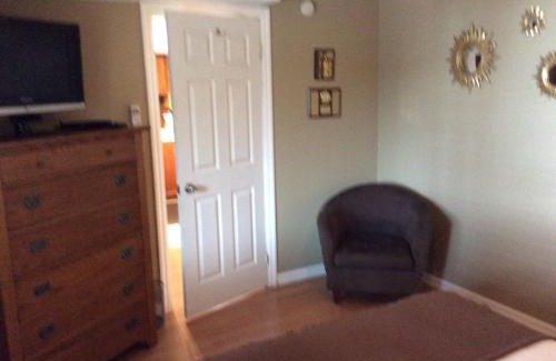 Wiarton House | N' This on the Bay -Vacation Suite