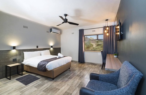 Harare Hotel | N1 Hotel Rotten Row Harare