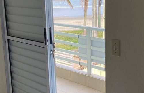 Mongagua House | N16 Beautiful beach house with pool in Itanhaém, right on the sand