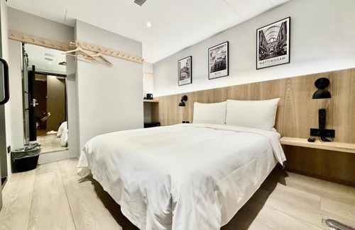 University District House | N2 Hotel
