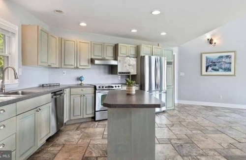 Stevensville Apartment | 3 bedroom bayfront oasis with spectacular views!