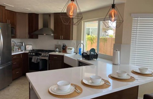 Torrey Highlands House | n4-bedroom house in fantastic San Diego with HVACnnFamily-Friendly, New