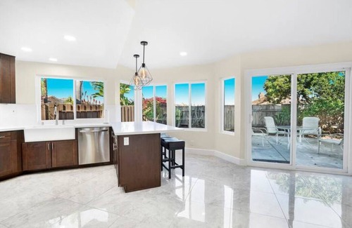 Torrey Highlands House | n4-bedroom house in fantastic San Diego with HVACnnFamily-Friendly, New