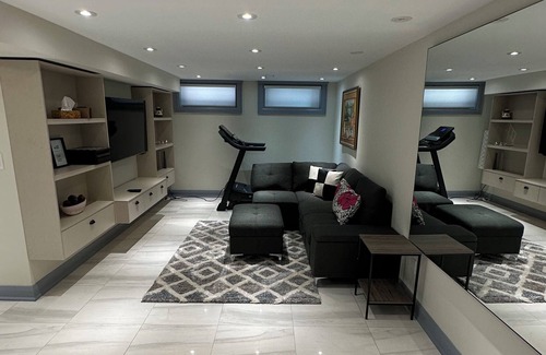 Richview House | N7 Castle Green Retreat - Hot Tub
