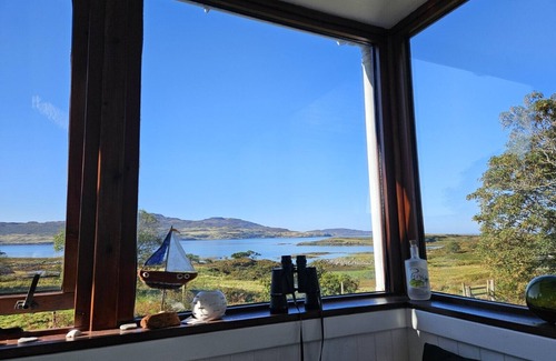 Ulva Cottage | Na Fuarain - Peaceful stone cottage with stunning views