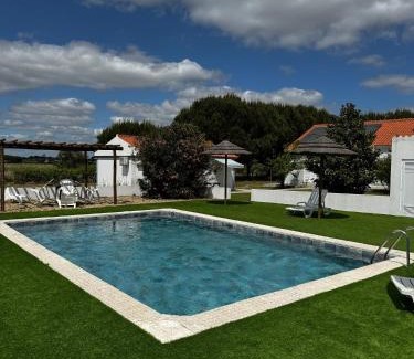 Palmela House | Na Quinta- alojamento rural com piscina de água salgada