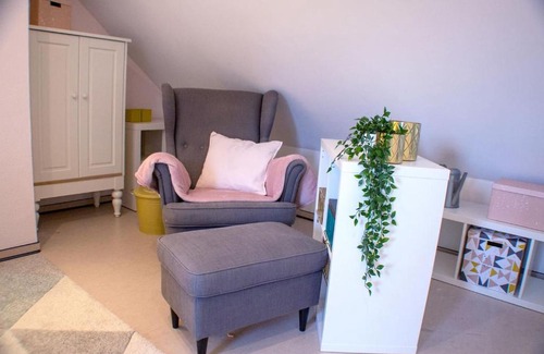 Gladenbach Apartment | Nachhaltige private Wohnung mit Terrasse