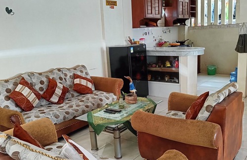Laweyan House | Nadamax Solo Guest House