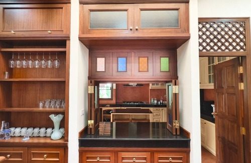 Chiang Mai Villa | Nadoo Thai Lanna-style luxurious private pool villa.five bedrooms.