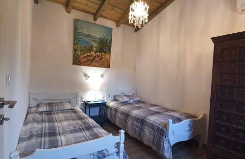 Gefira Mpania Cottage | Nafpaktos cottage by the sea for travelers and dreamers!