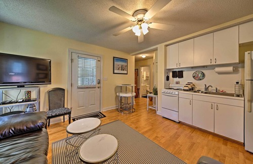 Nags Head Apartment | Nags Head Apt with Patio - 1/2 Mile Walk to Beach!