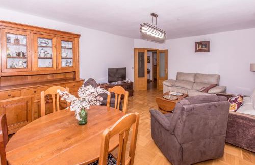 Ezcaray Apartment | Nahia Ezcaray - Apartamento Familiar para 6 personas con piscina y parking en Ezcaray