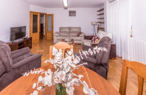 Ezcaray Apartment | Nahia Ezcaray - Apartamento Familiar para 6 personas con piscina y parking en Ezcaray